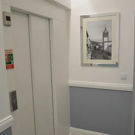 Edificio Charles 203 * Funchal (Madeira)