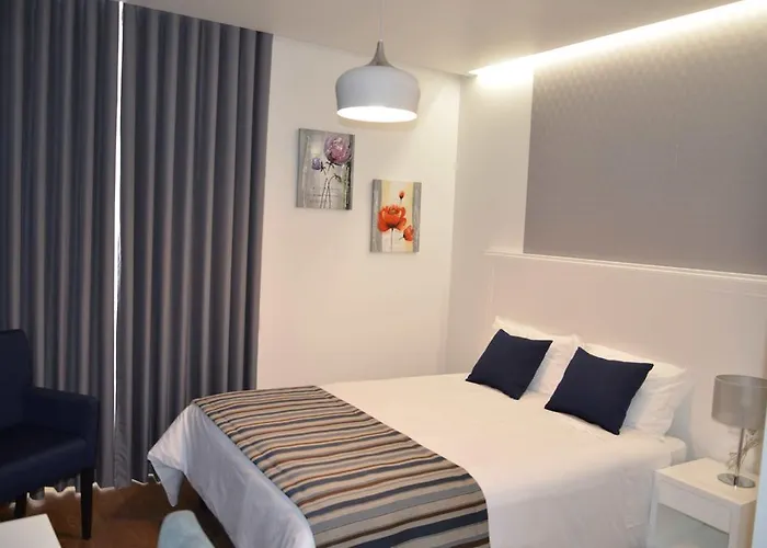 Quarto em Acomodações Particulares Edifício Charles 203 *