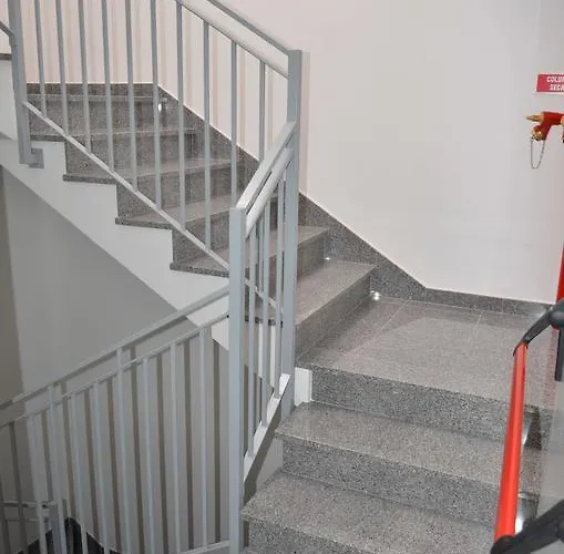 Edificio Charles 203 *