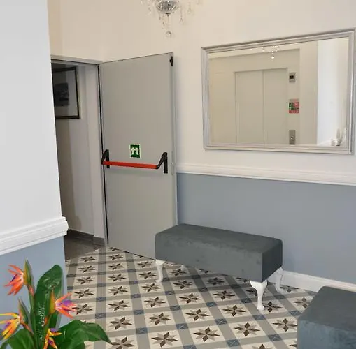 Quarto em Acomodações Particulares Edifício Charles 203 Funchal (Madeira)