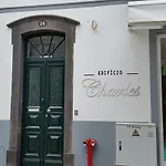 Edificio Charles 203 *